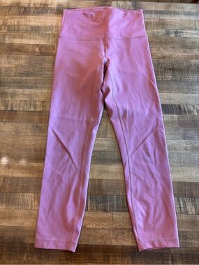 Lululemon Wunder Train 21” leggings size 6